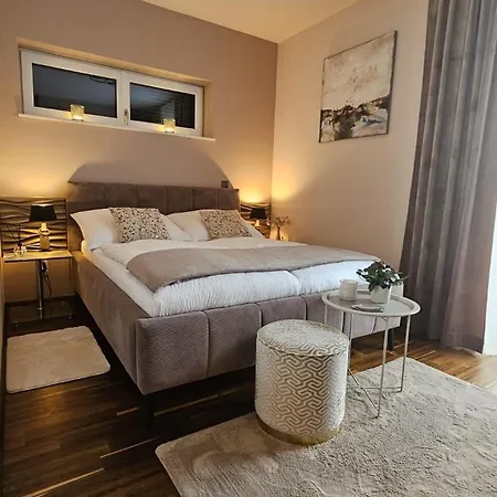 Apartment Thea Golden Boutique *