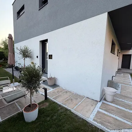 Apartment Thea Golden Boutique